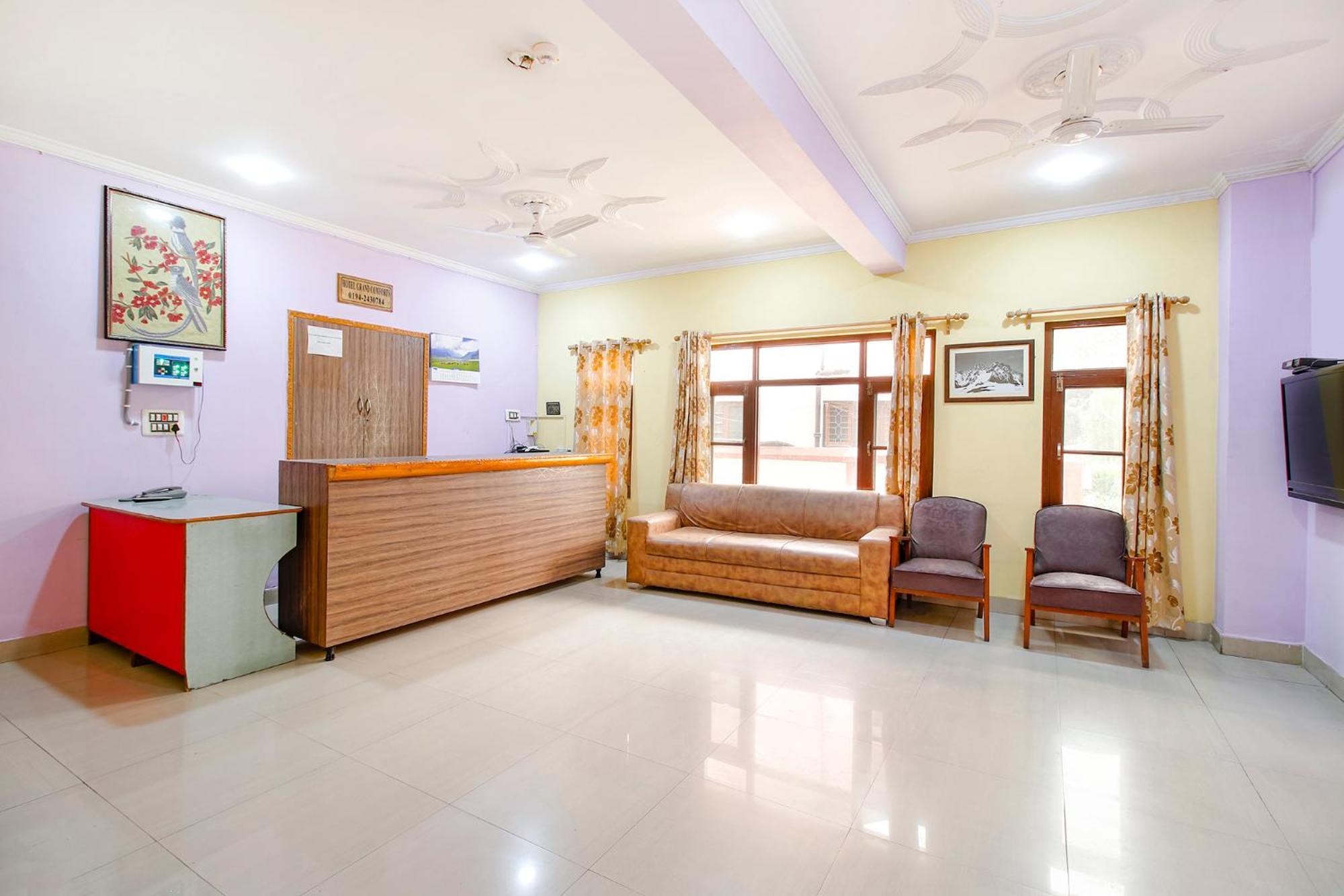 Fabhotel Grand Comforts Haidarpur Exterior photo