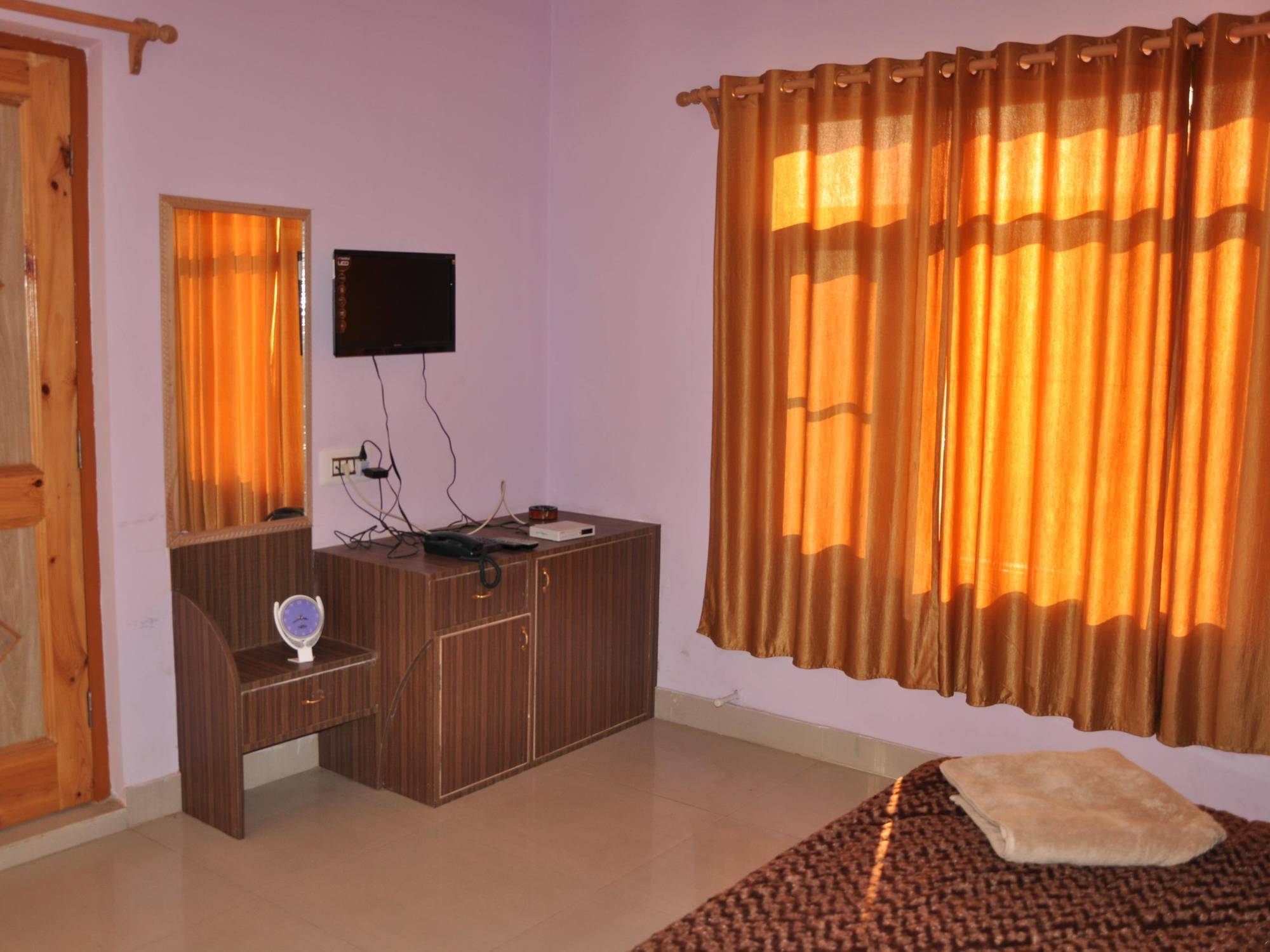 Fabhotel Grand Comforts Haidarpur Exterior photo